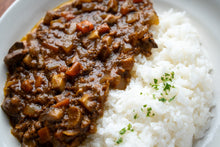 画像をギャラリービューアに読み込む, 【日本初!】本町キッチン今出屋の「豚レバーカレー」